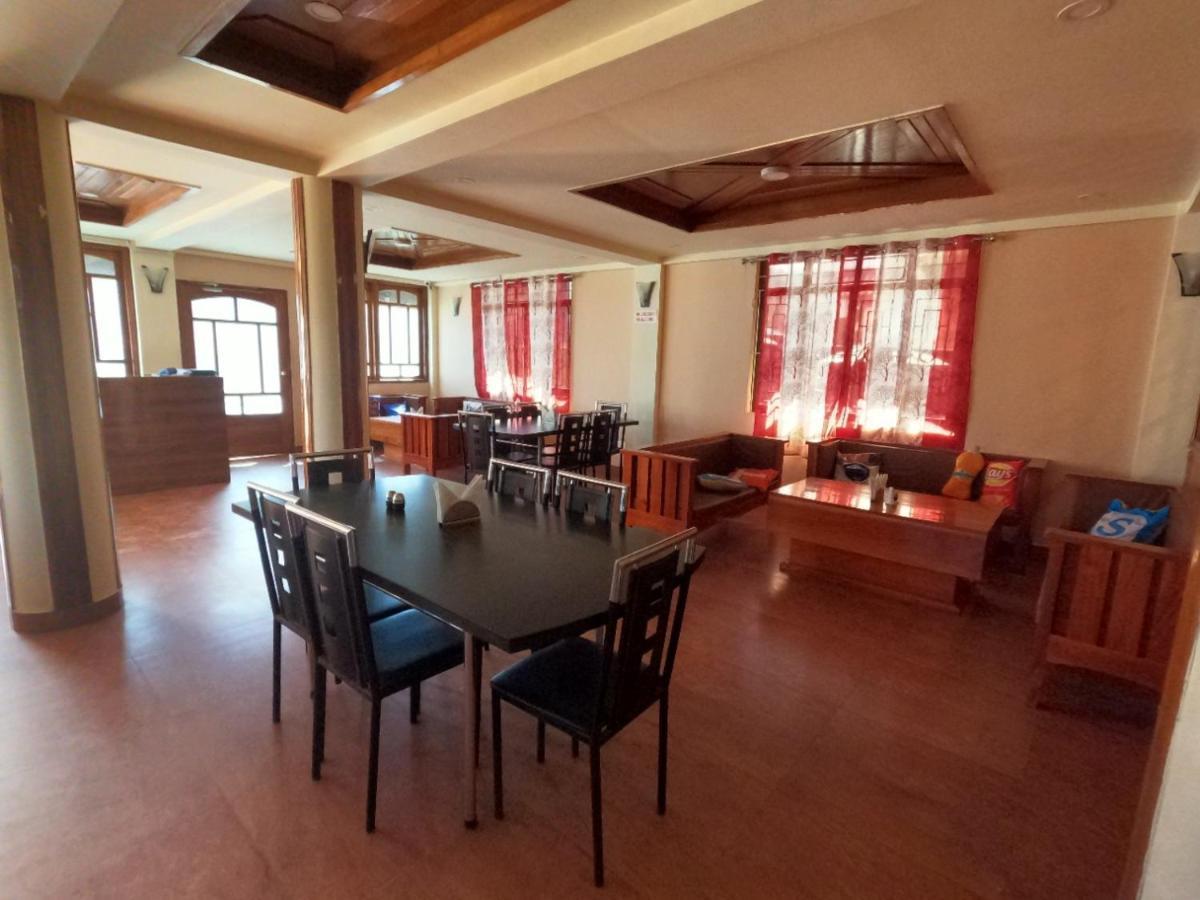 Aurora Guest House Shillong Buitenkant foto