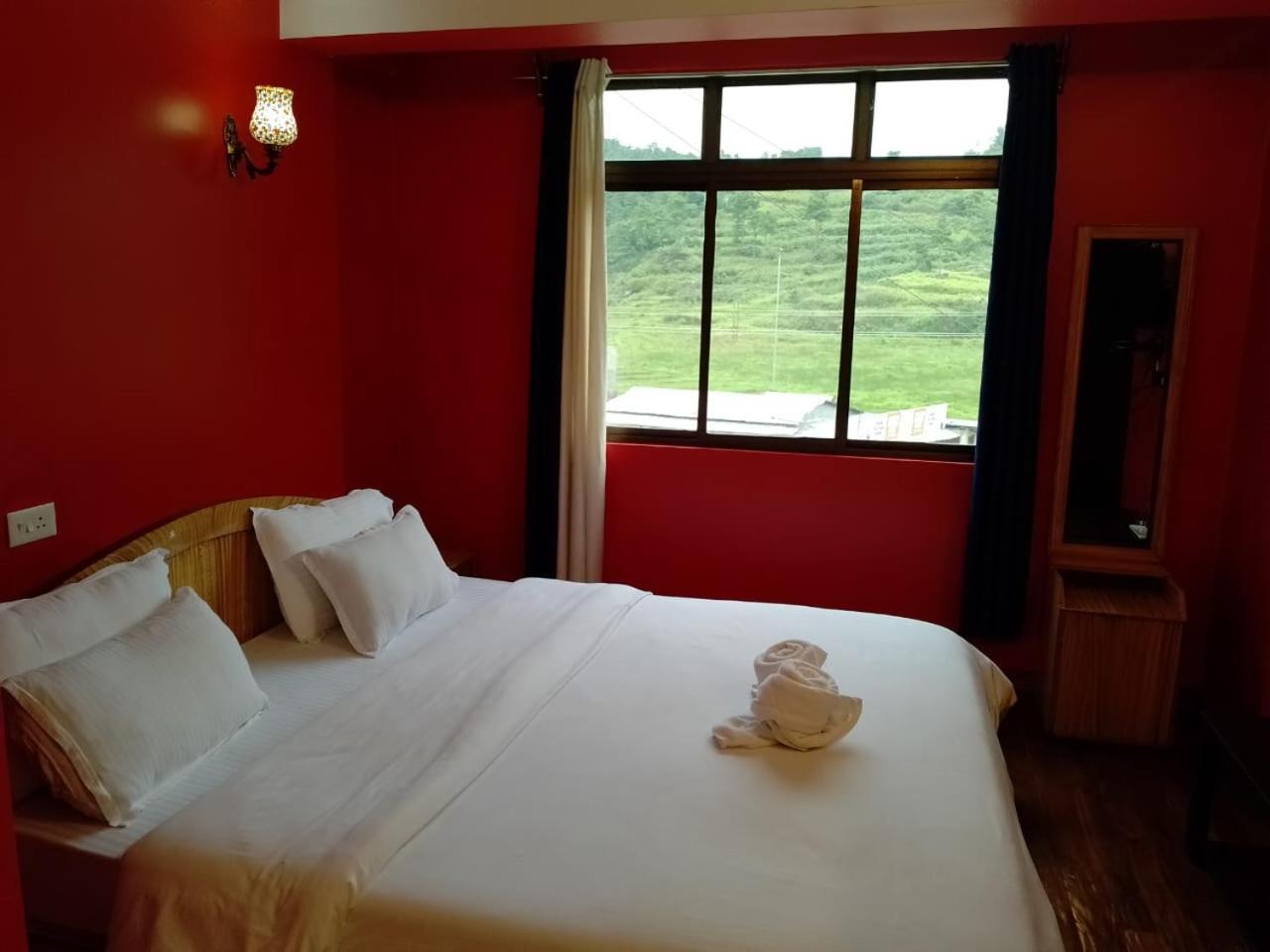 Aurora Guest House Shillong Buitenkant foto