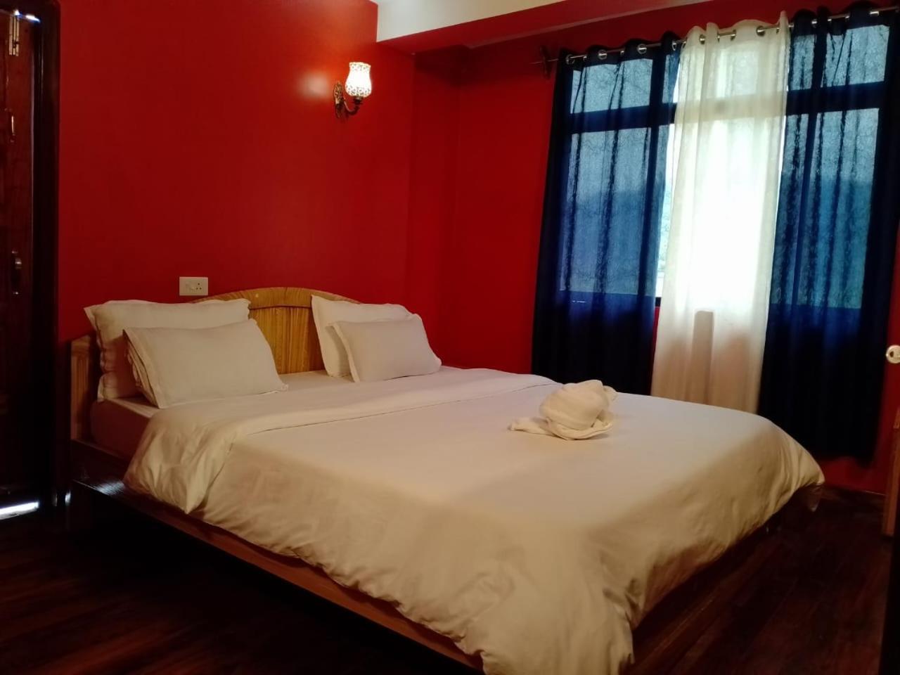 Aurora Guest House Shillong Buitenkant foto