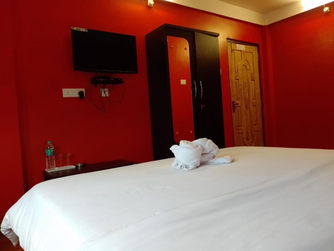Aurora Guest House Shillong Buitenkant foto